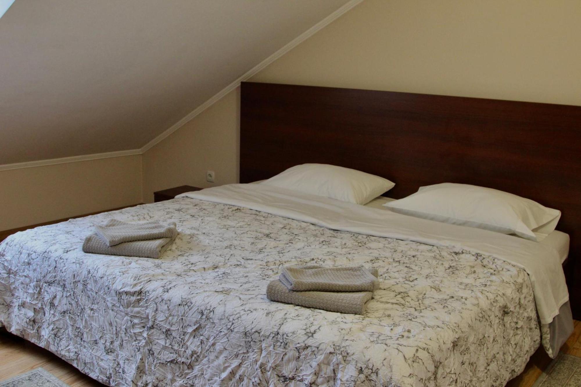 Hotel Опал à Stryï Extérieur photo