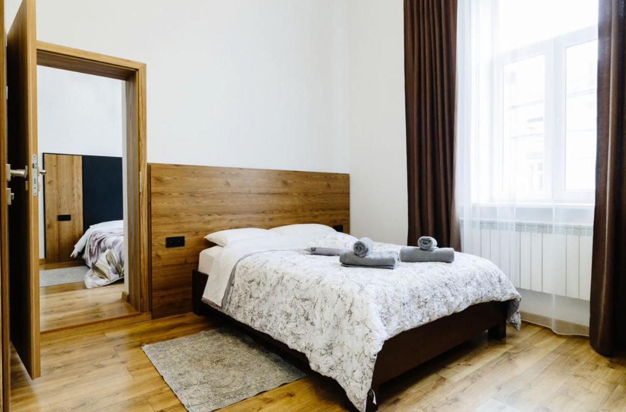 Hotel Опал à Stryï Extérieur photo